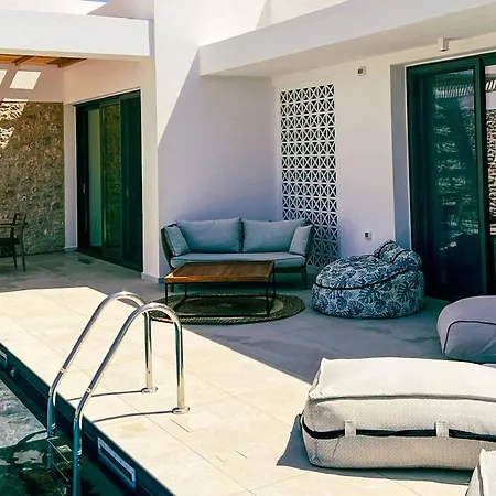 Taf Saltskin Villa *
